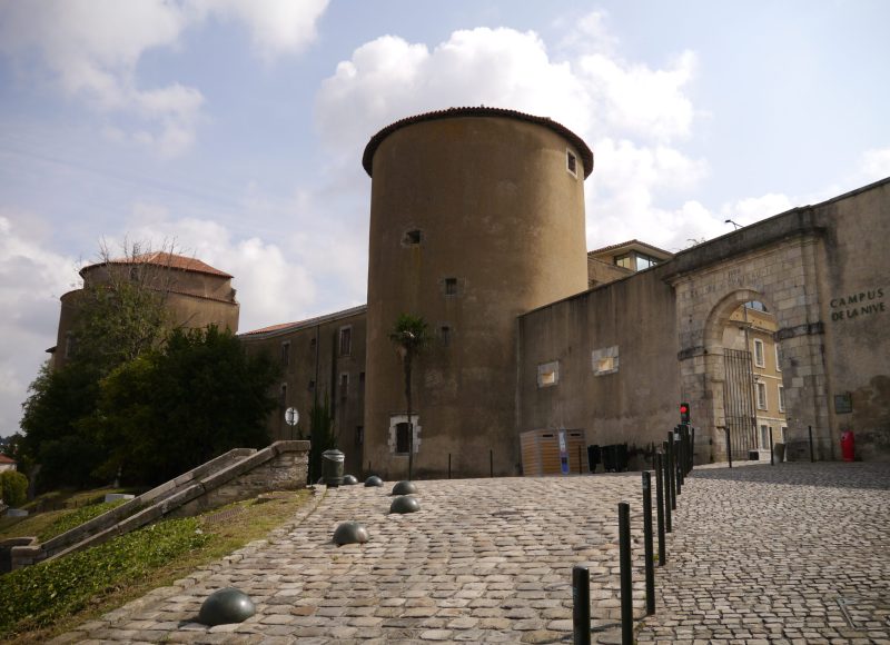 Chateau-Neuf-outside